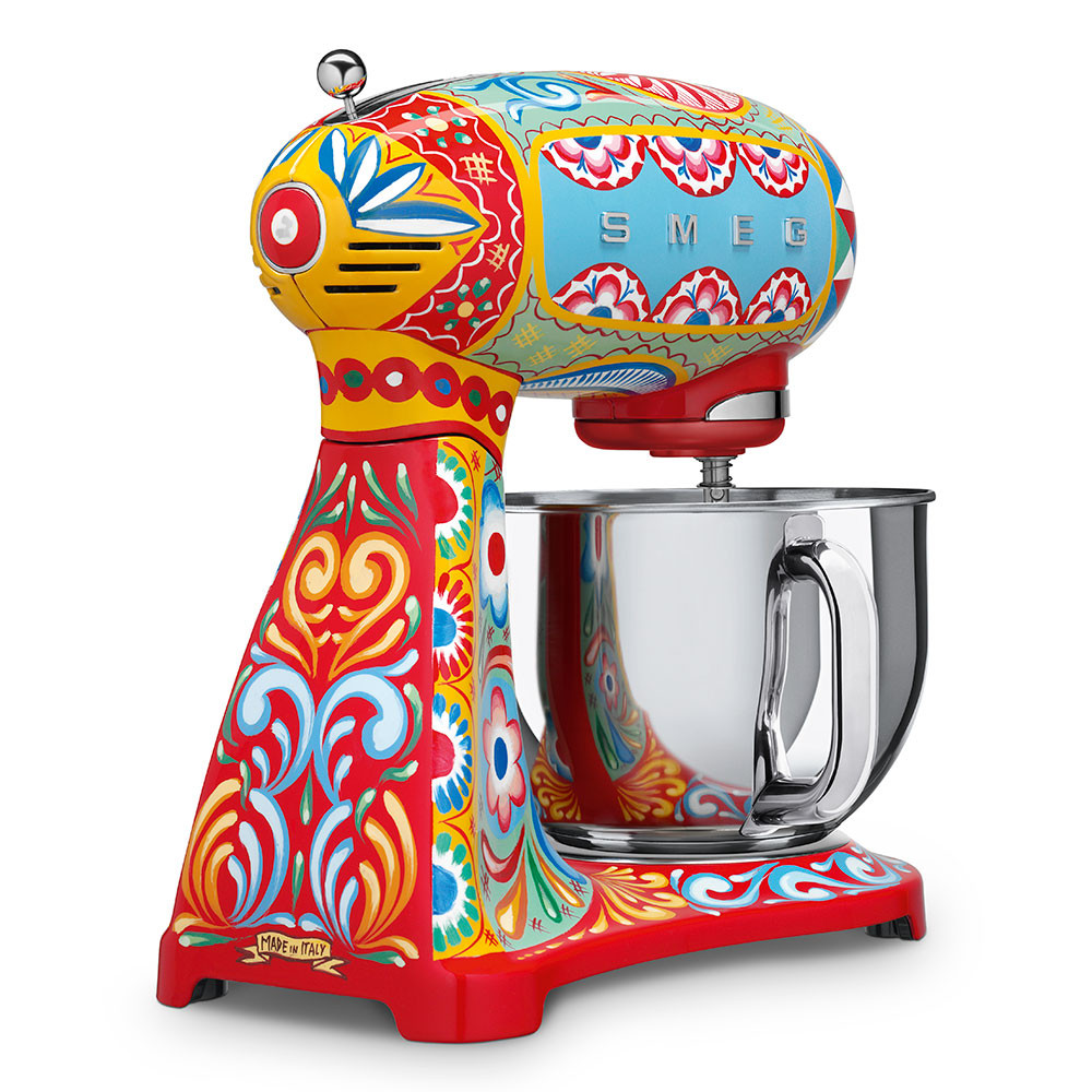 Smeg SMF03DGEU миксер